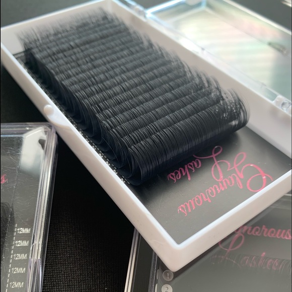 Lash extension trays 20 rows each tray is 19 - Picture 1 of 6